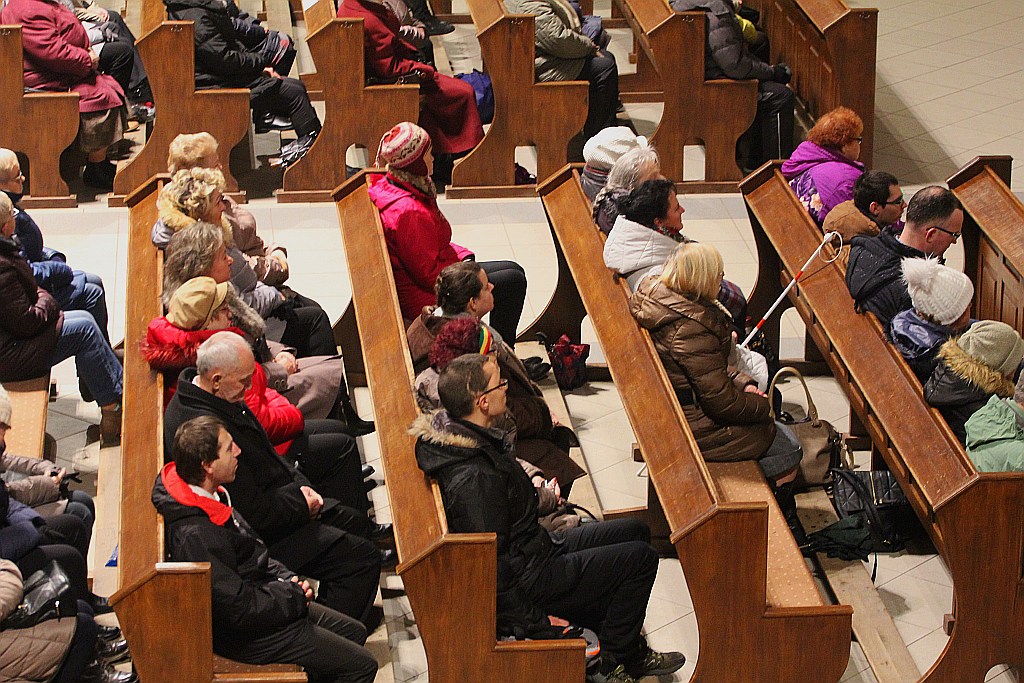 Ponad dwieście osób na balu osób niepełnosprawnych       
