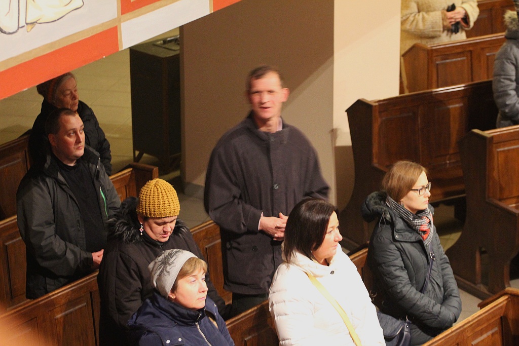 Ponad dwieście osób na balu osób niepełnosprawnych       
