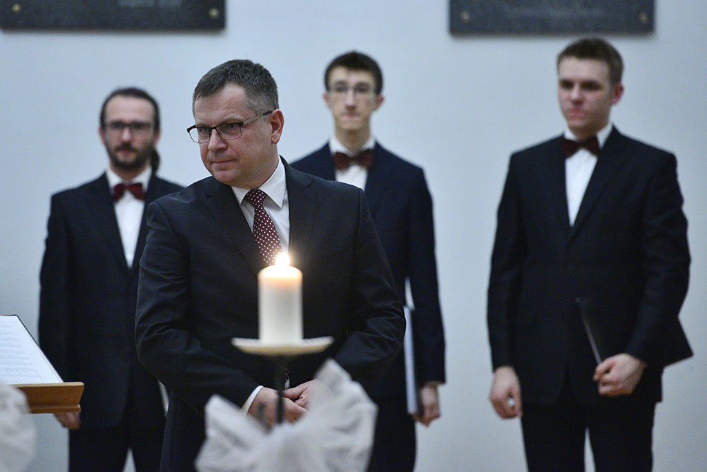 Chór Axion wystąpił z „Symfonią Anielską” w auli I LO
