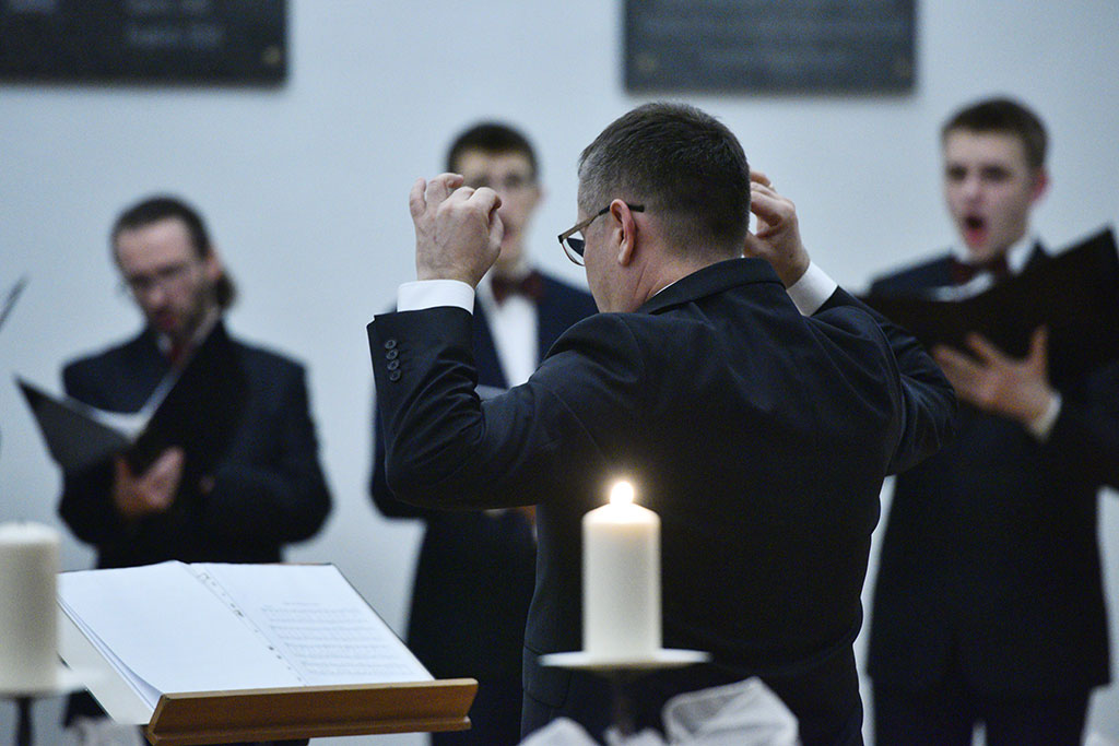 Chór Axion wystąpił z „Symfonią Anielską” w auli I LO