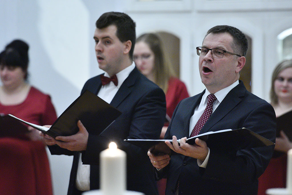 Chór Axion wystąpił z „Symfonią Anielską” w auli I LO