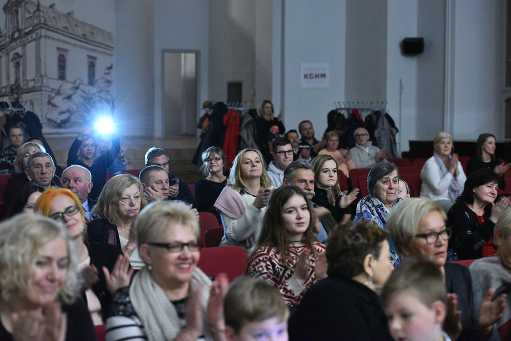 Chór Axion wystąpił z „Symfonią Anielską” w auli I LO