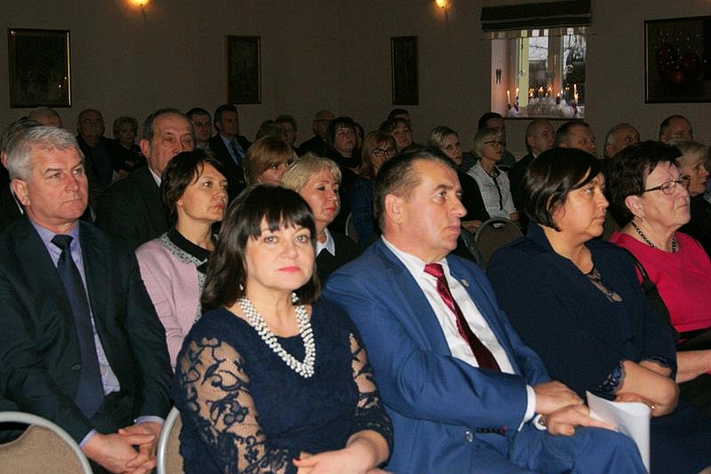 Uroczysta budżetowa sesja rady miasta i gminy w Prochowicach