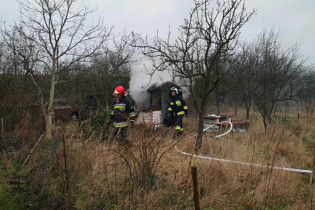 Pożar czterech altanek przy ulicy Pątnowskiej w Legnicy