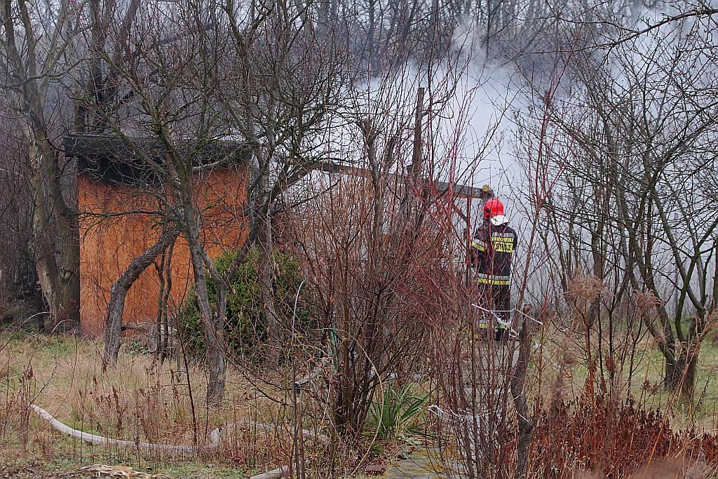 Pożar czterech altanek przy ulicy Pątnowskiej w Legnicy