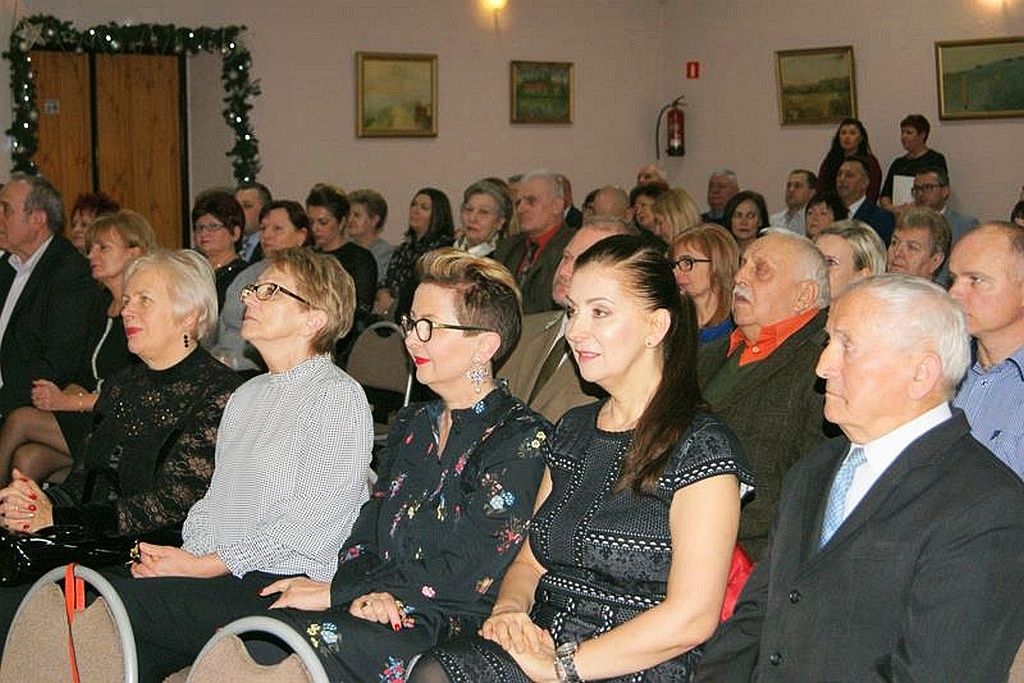 Uroczysta budżetowa sesja rady miasta i gminy w Prochowicach