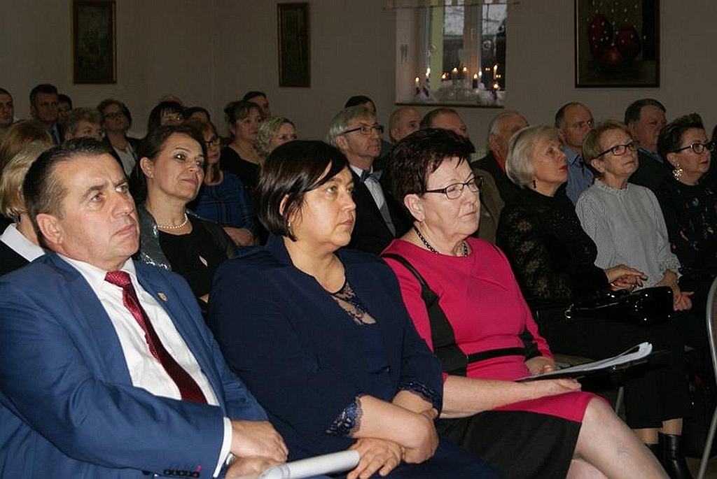 Uroczysta budżetowa sesja rady miasta i gminy w Prochowicach