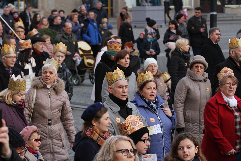 Tłumy legniczan maszerowały w tegorocznym Orszaku Trzech Króli