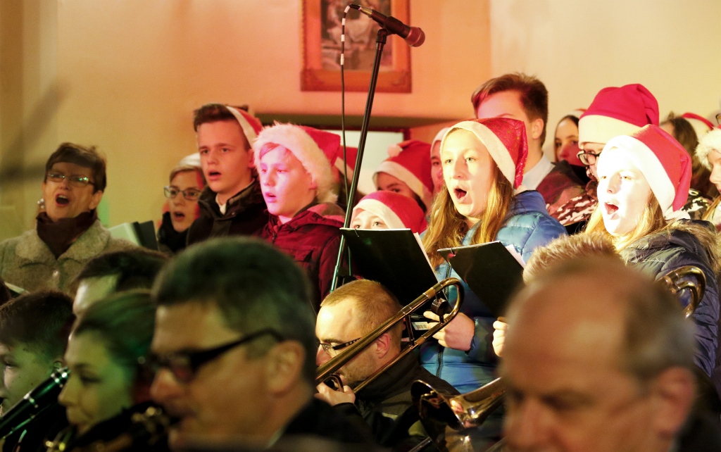 Koncert kolęd w kościele parafialnym w Miłkowicach