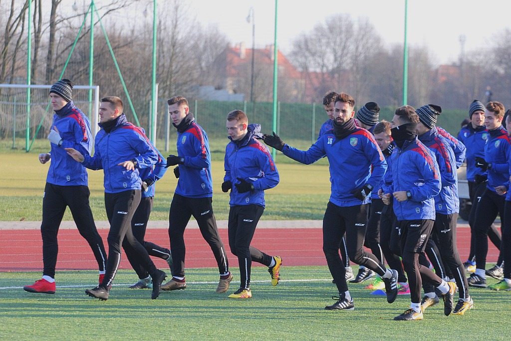 Koniec urlopów. Piłkarze trenera Dominika Nowaka już pracują