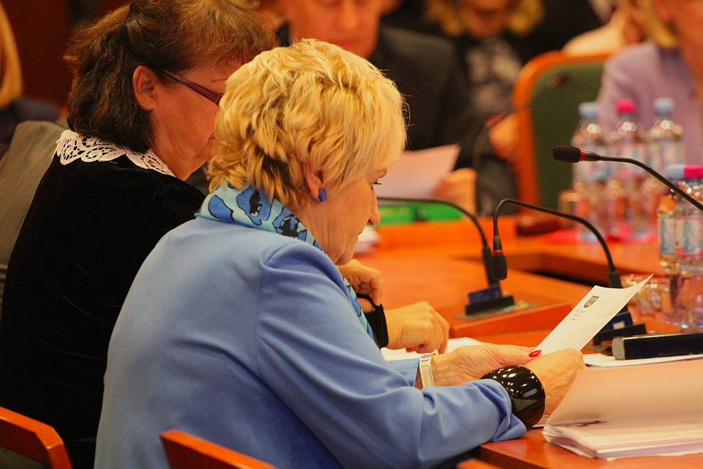 Rada miejska na nadzwyczajnej sesji uchwaliła budżet Legnicy