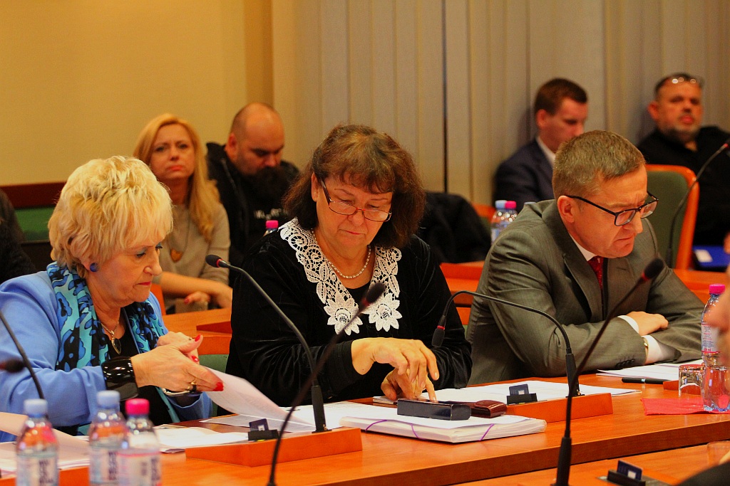 Rada miejska na nadzwyczajnej sesji uchwaliła budżet Legnicy