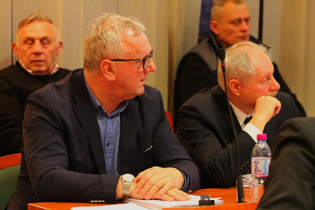 Rada miejska na nadzwyczajnej sesji uchwaliła budżet Legnicy