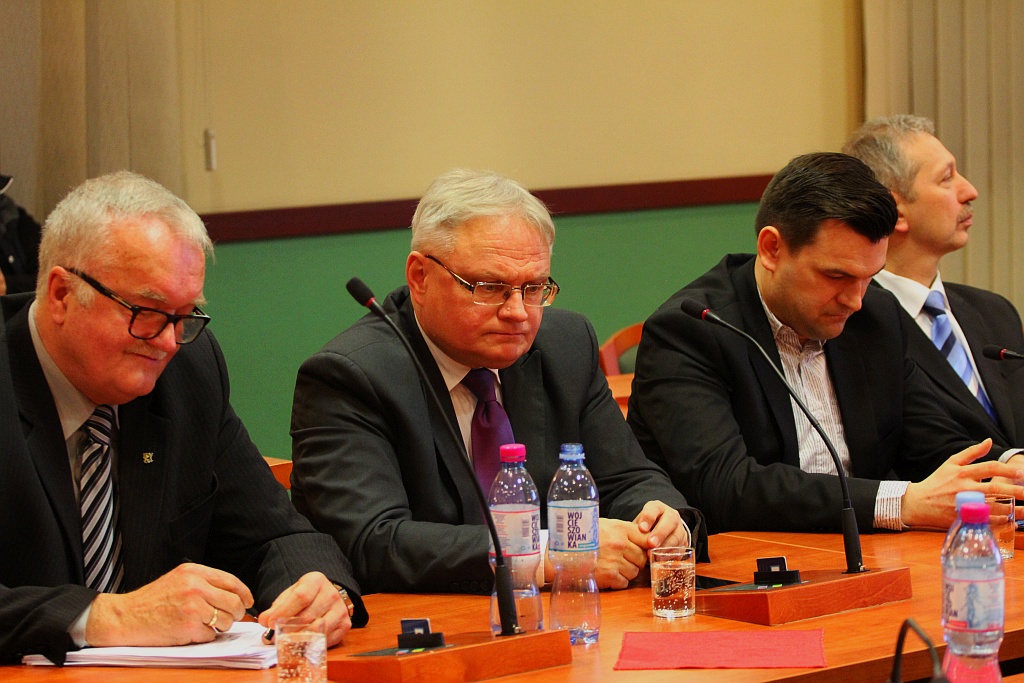 Rada miejska na nadzwyczajnej sesji uchwaliła budżet Legnicy