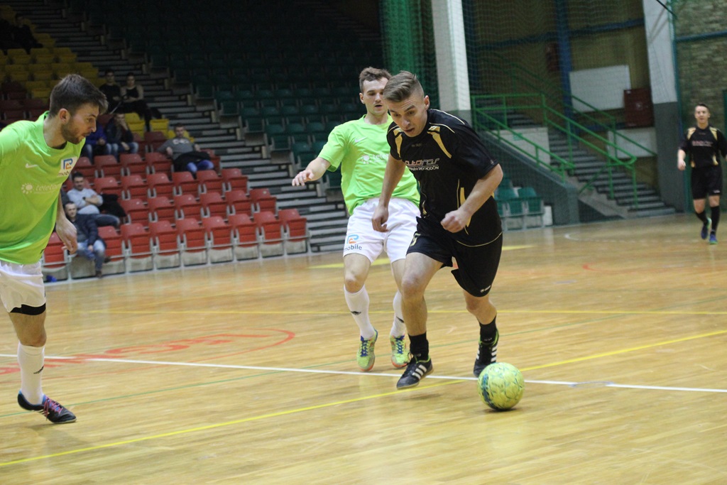 1. LLH: lider sprowadzony na ziemię przez Wietrzak Team