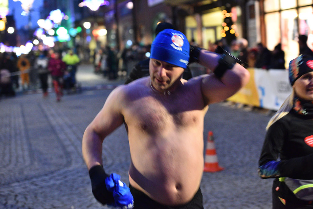 Pobiegli z serduszkiem dla Wielkiej Orkiestry Świątecznej Pomocy