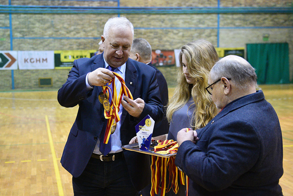 Juniorzy Siódemki Miedź odebrali złote i srebrne medale