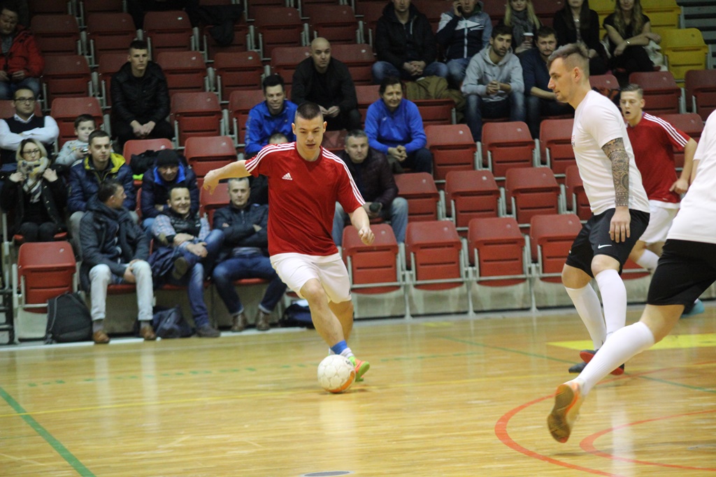 1. LLH: Fire, Wietrzak Team i FutbolCentrum zagrają o medale