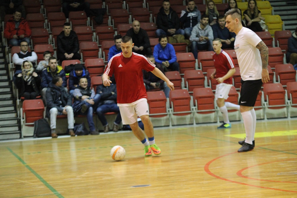 1. LLH: Fire, Wietrzak Team i FutbolCentrum zagrają o medale