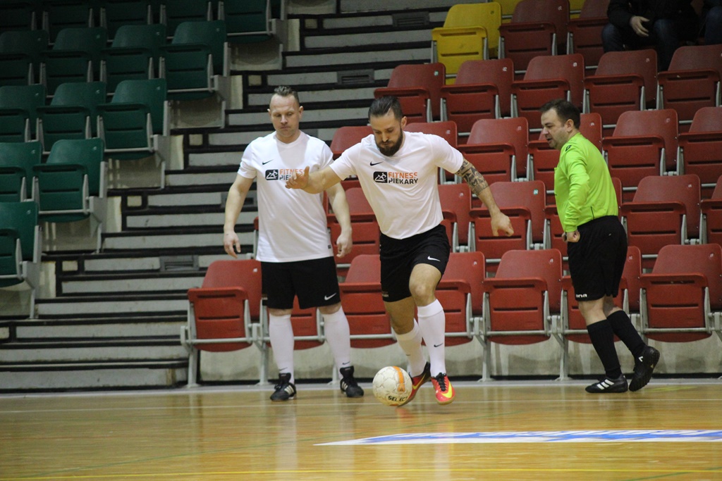 1. LLH: Fire, Wietrzak Team i FutbolCentrum zagrają o medale