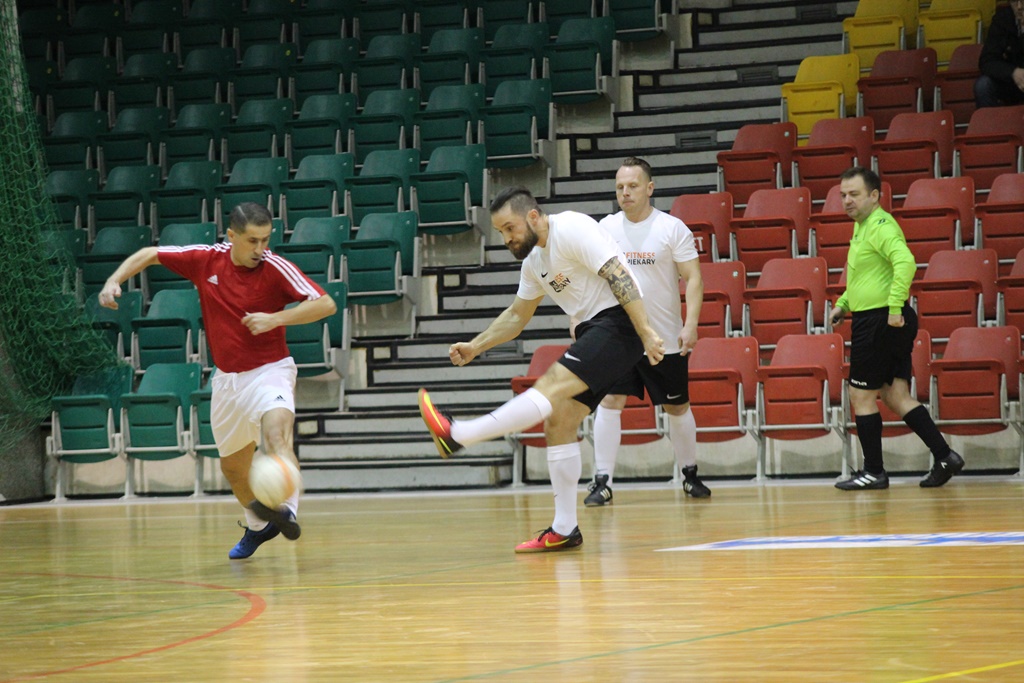 1. LLH: Fire, Wietrzak Team i FutbolCentrum zagrają o medale