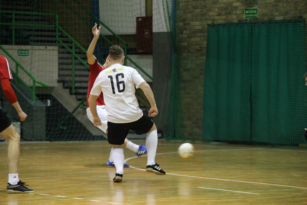 1. LLH: Fire, Wietrzak Team i FutbolCentrum zagrają o medale