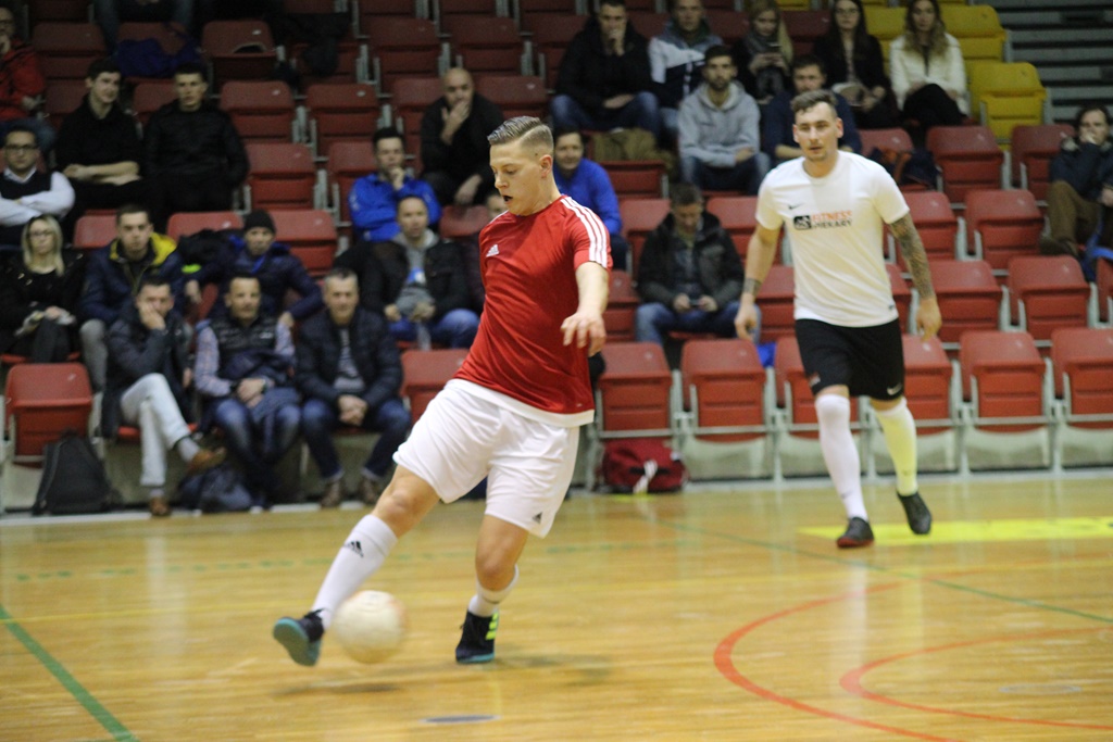 1. LLH: Fire, Wietrzak Team i FutbolCentrum zagrają o medale