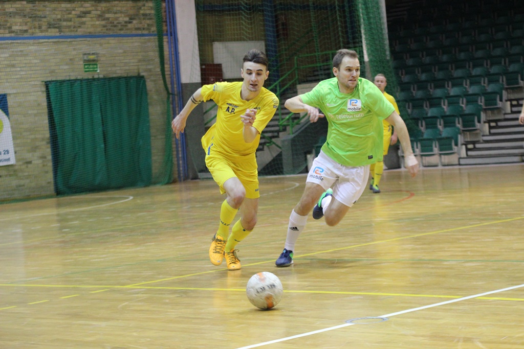 1. LLH: Fire, Wietrzak Team i FutbolCentrum zagrają o medale