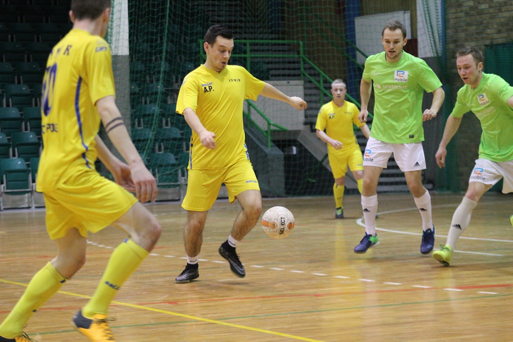 1. LLH: Fire, Wietrzak Team i FutbolCentrum zagrają o medale