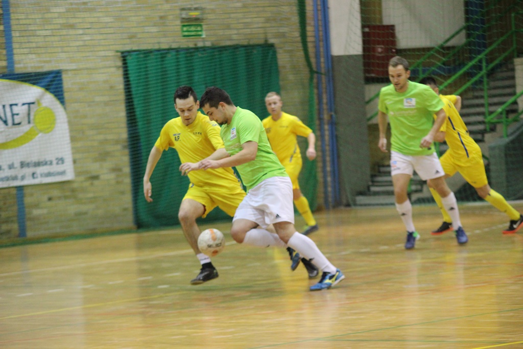 1. LLH: Fire, Wietrzak Team i FutbolCentrum zagrają o medale