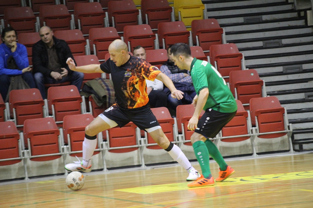 1. LLH: Fire, Wietrzak Team i FutbolCentrum zagrają o medale