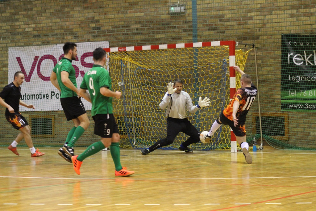 1. LLH: Fire, Wietrzak Team i FutbolCentrum zagrają o medale