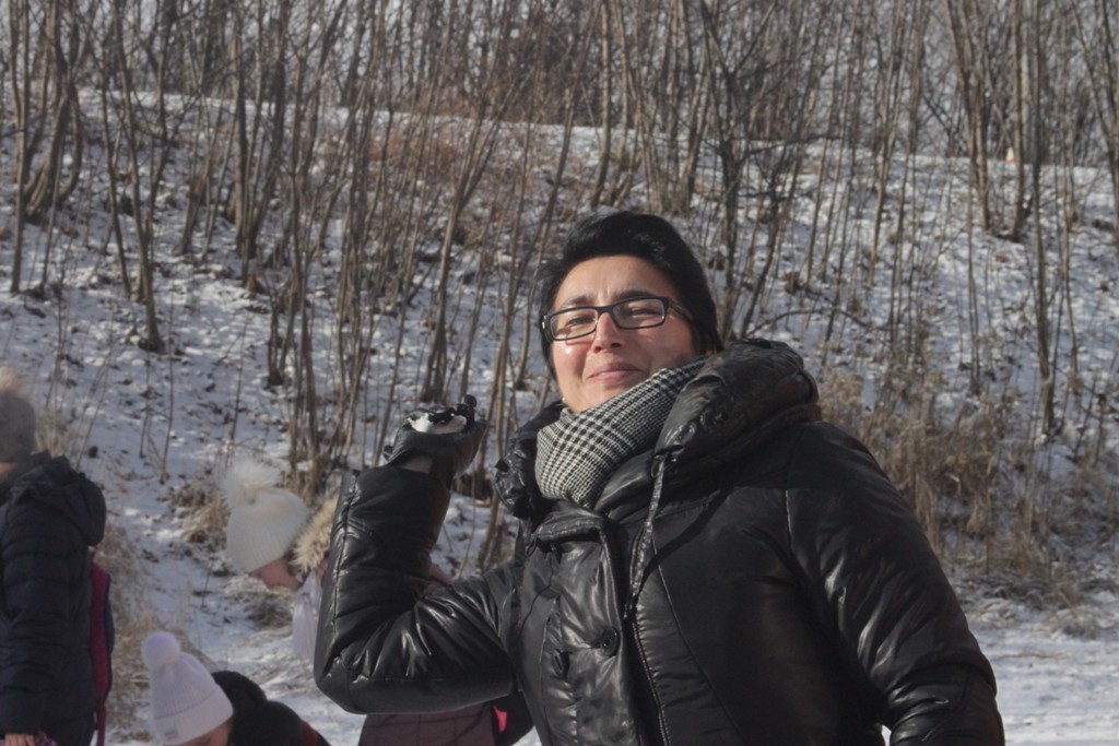 Uczestnicy zimowego wypoczynku w Kunicach bawią się wesoło