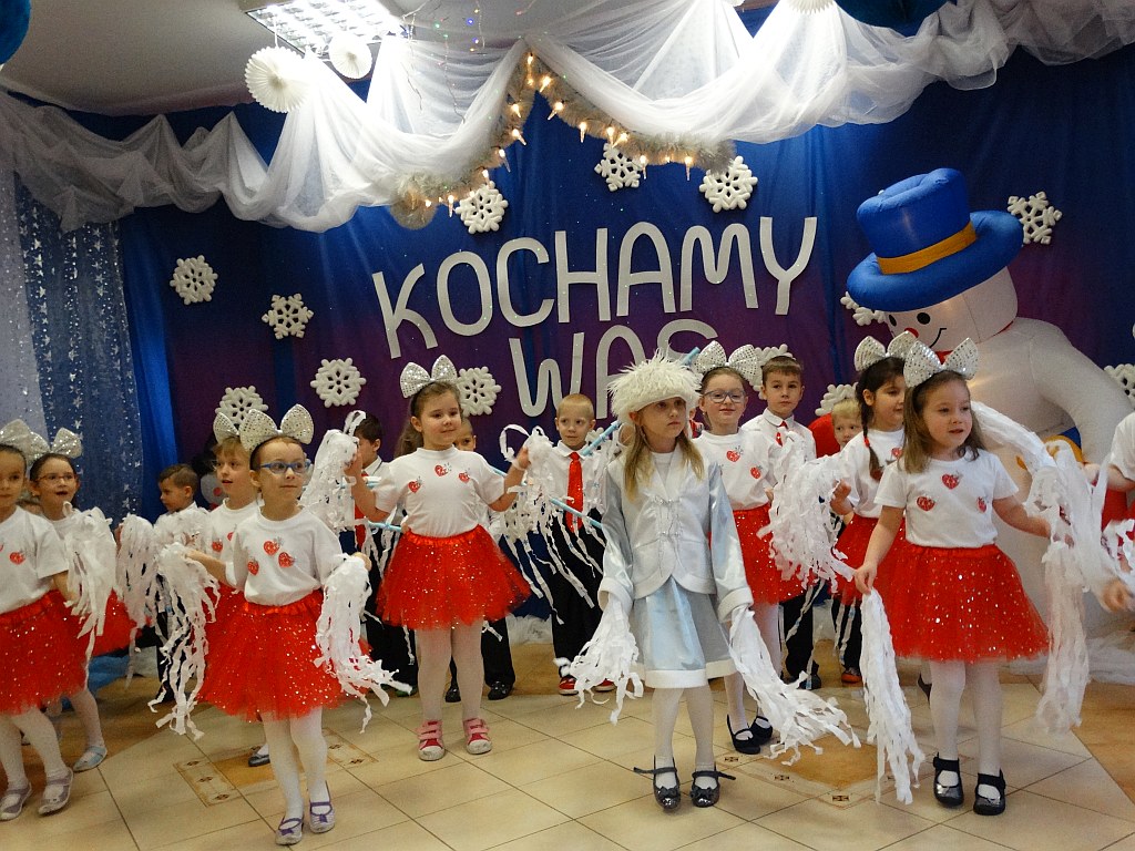 Z Babcią i dziadkiem w Przedszkolu Niepublicznym „Źródełko”