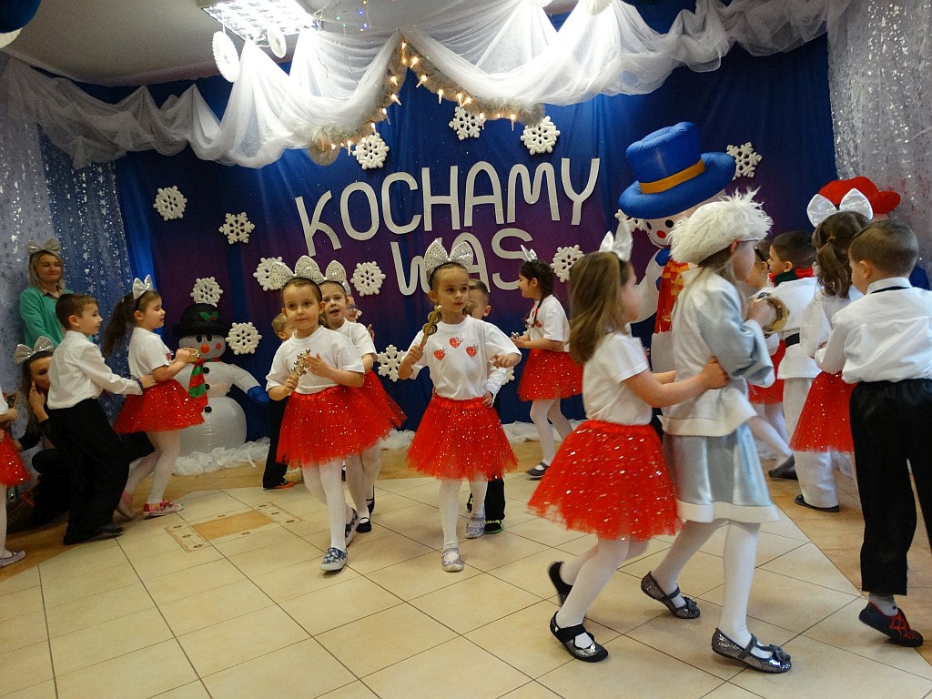 Z Babcią i dziadkiem w Przedszkolu Niepublicznym „Źródełko”