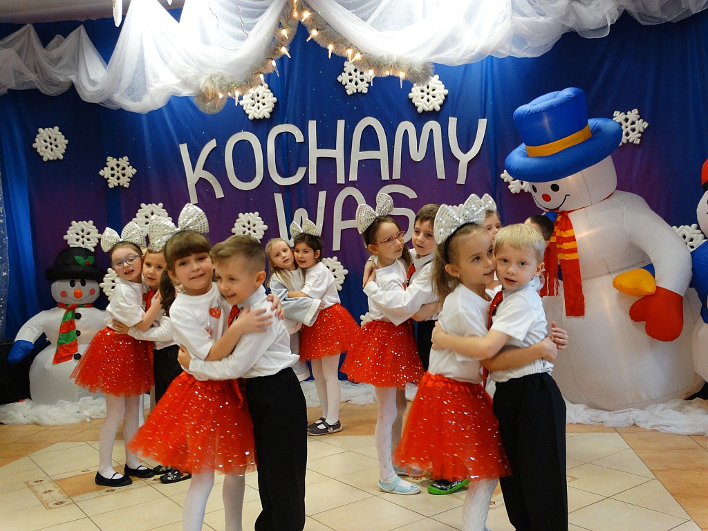 Z Babcią i dziadkiem w Przedszkolu Niepublicznym „Źródełko”