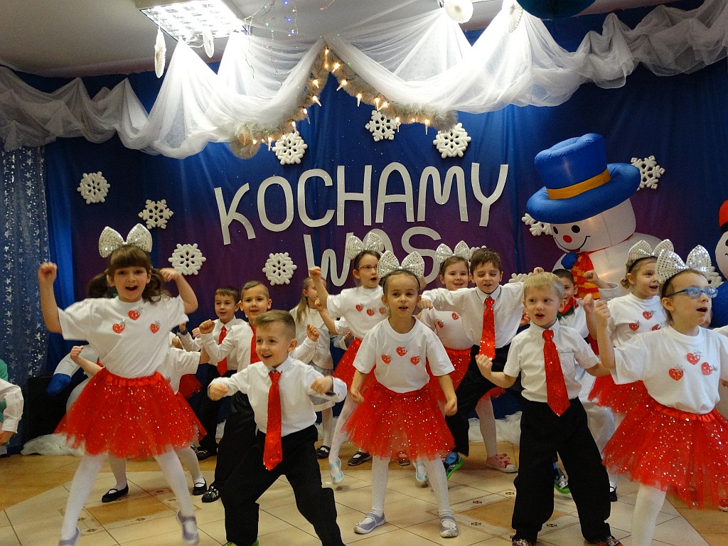 Z Babcią i dziadkiem w Przedszkolu Niepublicznym „Źródełko”