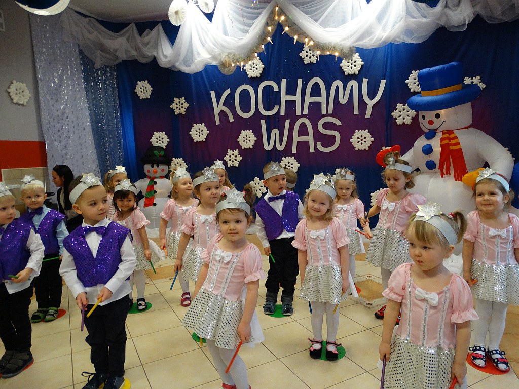 Z Babcią i dziadkiem w Przedszkolu Niepublicznym „Źródełko”
