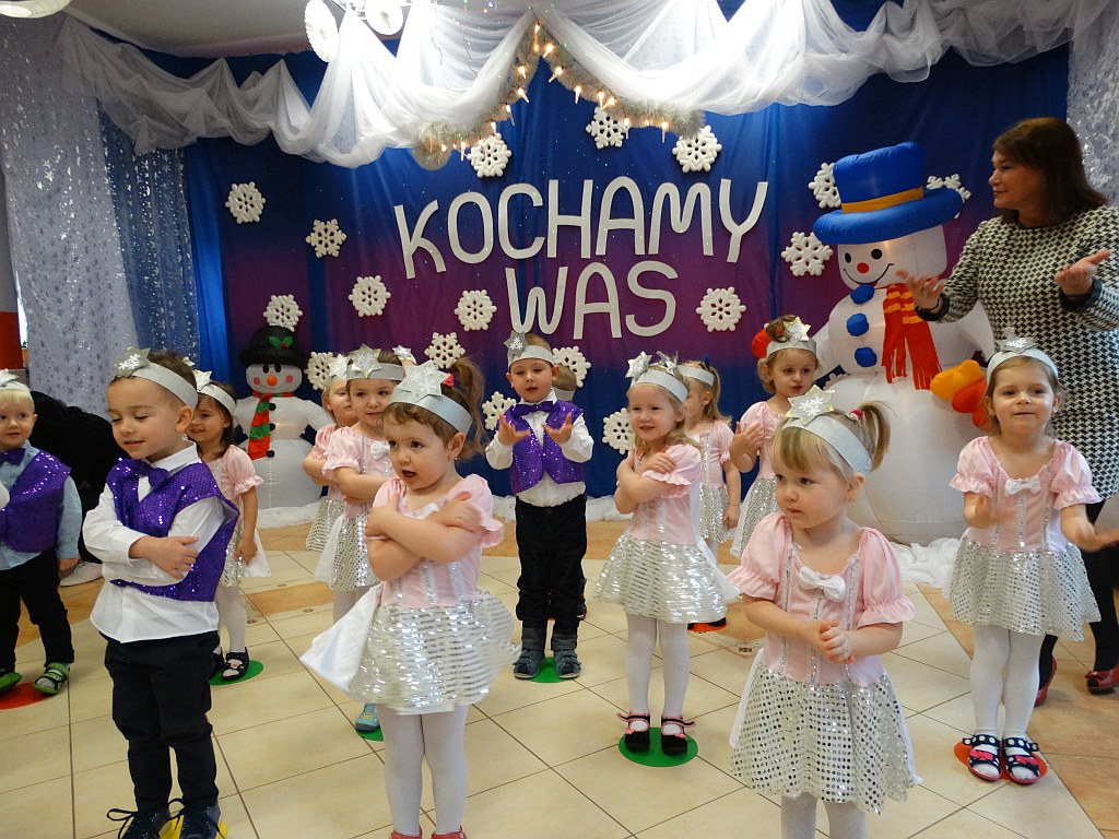 Z Babcią i dziadkiem w Przedszkolu Niepublicznym „Źródełko”