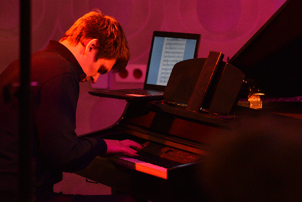 Afrykańskie i latynoamerykańskie rytmy z jazzową harmonią