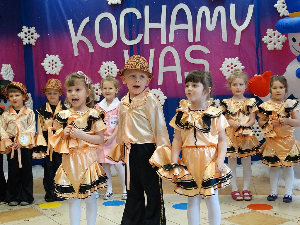 Z Babcią i dziadkiem w Przedszkolu Niepublicznym „Źródełko”