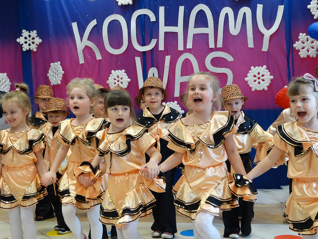 Z Babcią i dziadkiem w Przedszkolu Niepublicznym „Źródełko”