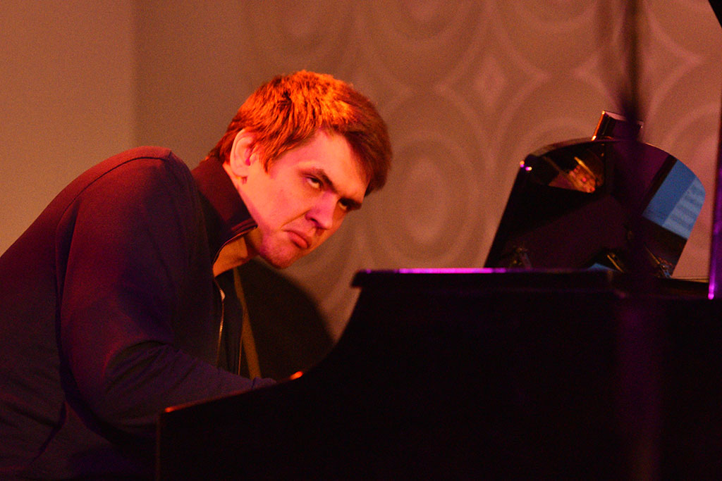 Afrykańskie i latynoamerykańskie rytmy z jazzową harmonią