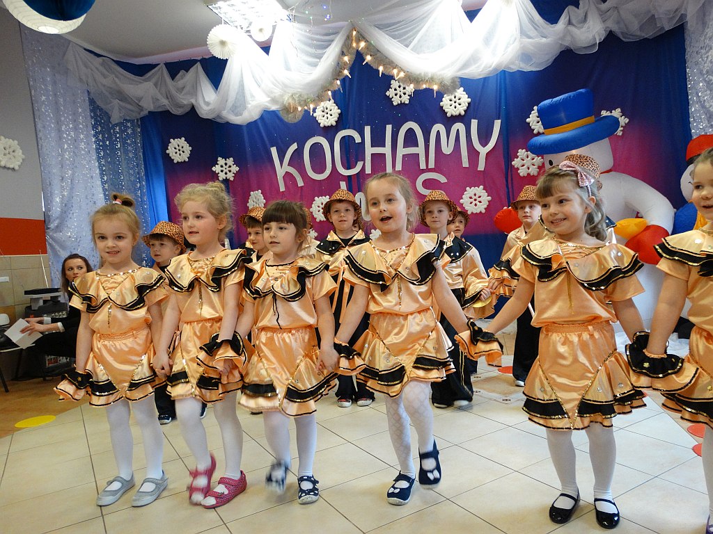 Z Babcią i dziadkiem w Przedszkolu Niepublicznym „Źródełko”