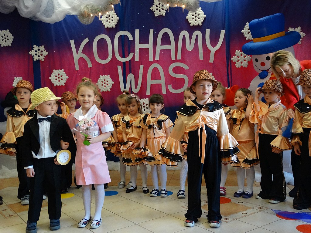 Z Babcią i dziadkiem w Przedszkolu Niepublicznym „Źródełko”