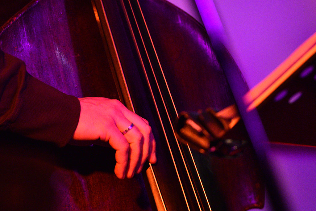 Afrykańskie i latynoamerykańskie rytmy z jazzową harmonią