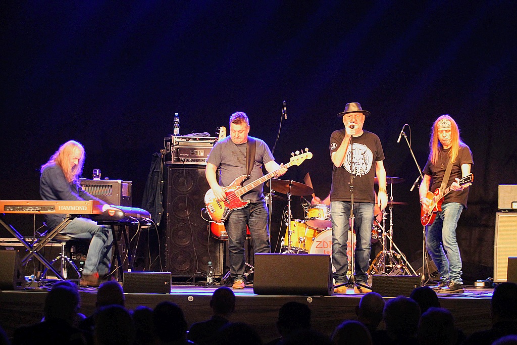 Dużo Zdrowej Wody dla ochłody. Wcześniej Faza Blues