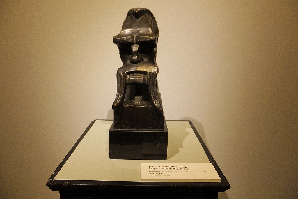 Karykatury marszałka Józefa Piłsudskiego w legnickim muzeum