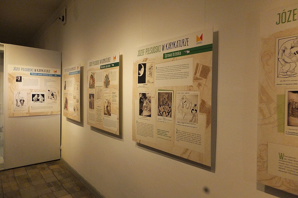 Karykatury marszałka Józefa Piłsudskiego w legnickim muzeum