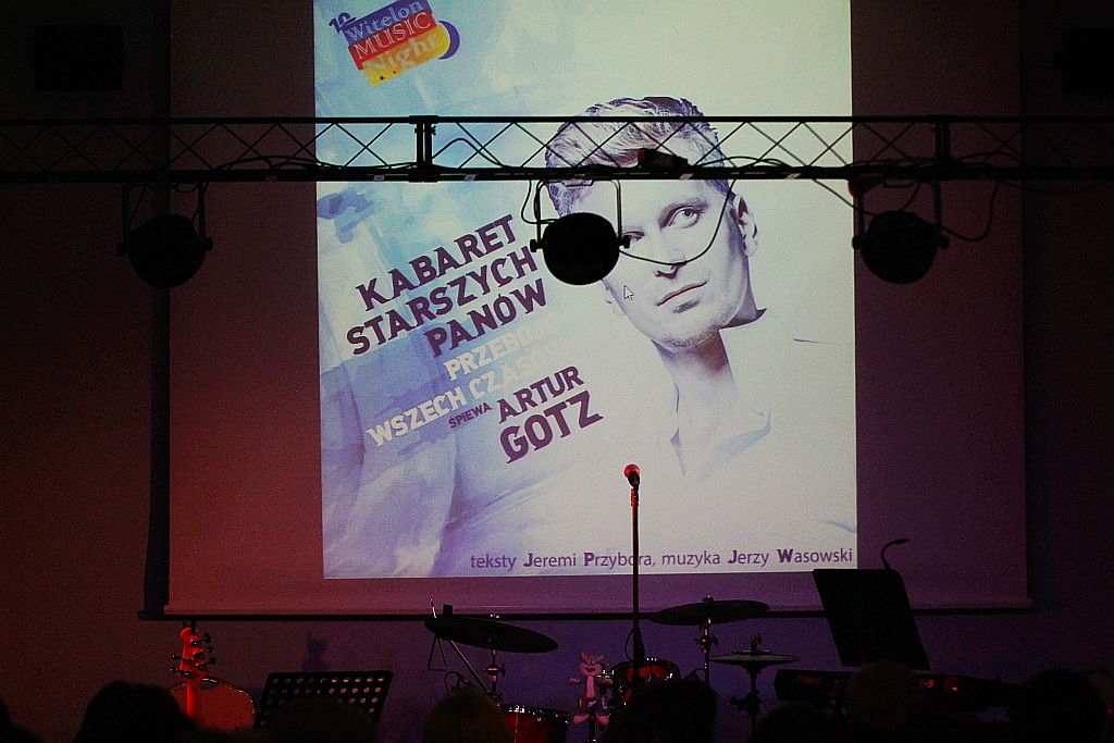 Artur Gotz zaśpiewał przeboje Starszych Panów            
